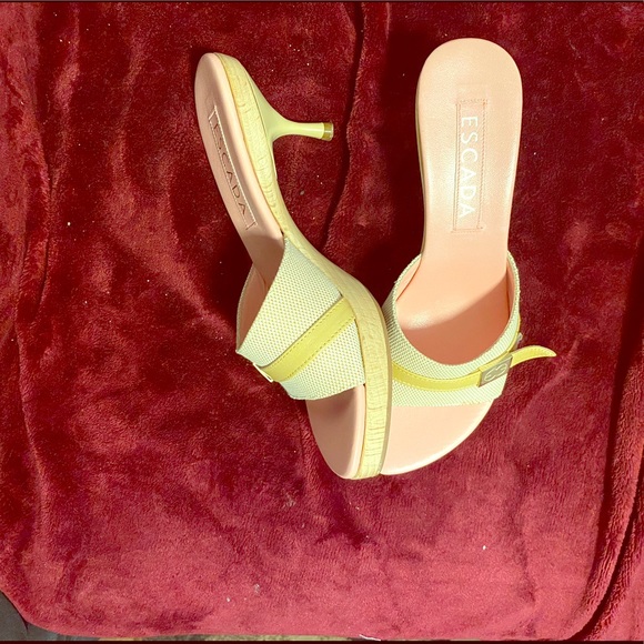 Escada heels - Picture 2 of 3